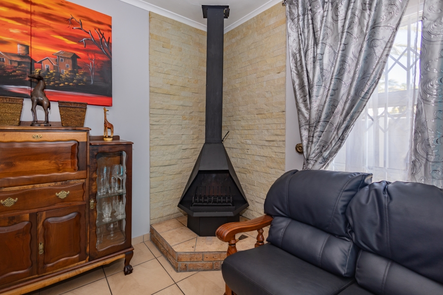 3 Bedroom Property for Sale in Mabille Park Western Cape